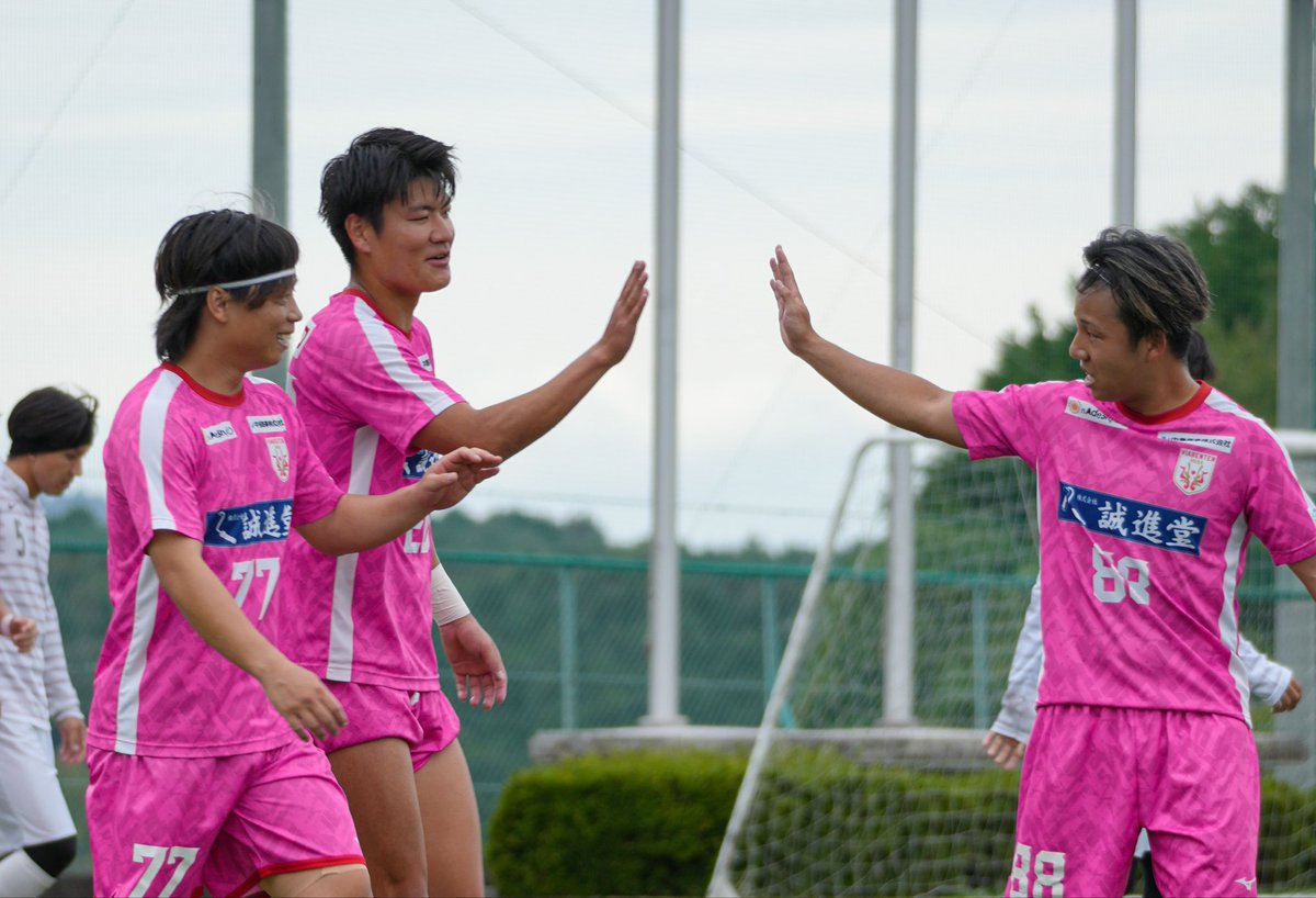 ／
  滋賀県社会人1部リーグ🏆‼️
  本日の勝利で9️⃣連勝達成😆✨🙌
＼

  #ヴィアベンテン滋賀 8-1 鈴鹿FC
 ￣￣￣￣￣￣￣￣￣￣￣￣￣￣￣￣
⚽️GOAL⚽️
◇濱本和希×3
◇佐藤大地×3
◇藤田昂陽
◇藤田莉輝

濱本＆佐藤の得点力が大爆発🔥
本日も応援ありがとうございました😊✨