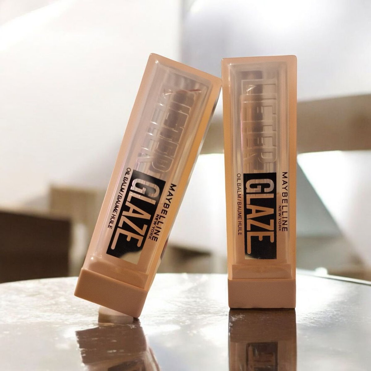 [Werbung/Produkttest]
#trnd_maybelline #maybelline_lifterglaze  💄 Wenn deine Lippen mehr als nur einen Balm verdienen...
Maybelline Lifter Glaze Oil Balm 💋
Spendet Feuchtigkeit, schenkt Glanz und ein natürliches Finish, das hält! ✨
#Maybelline #LifterGlaze 
<a href="/trnd/">trnd DACH</a>  <a href="/Maybelline/">Maybelline New York</a>