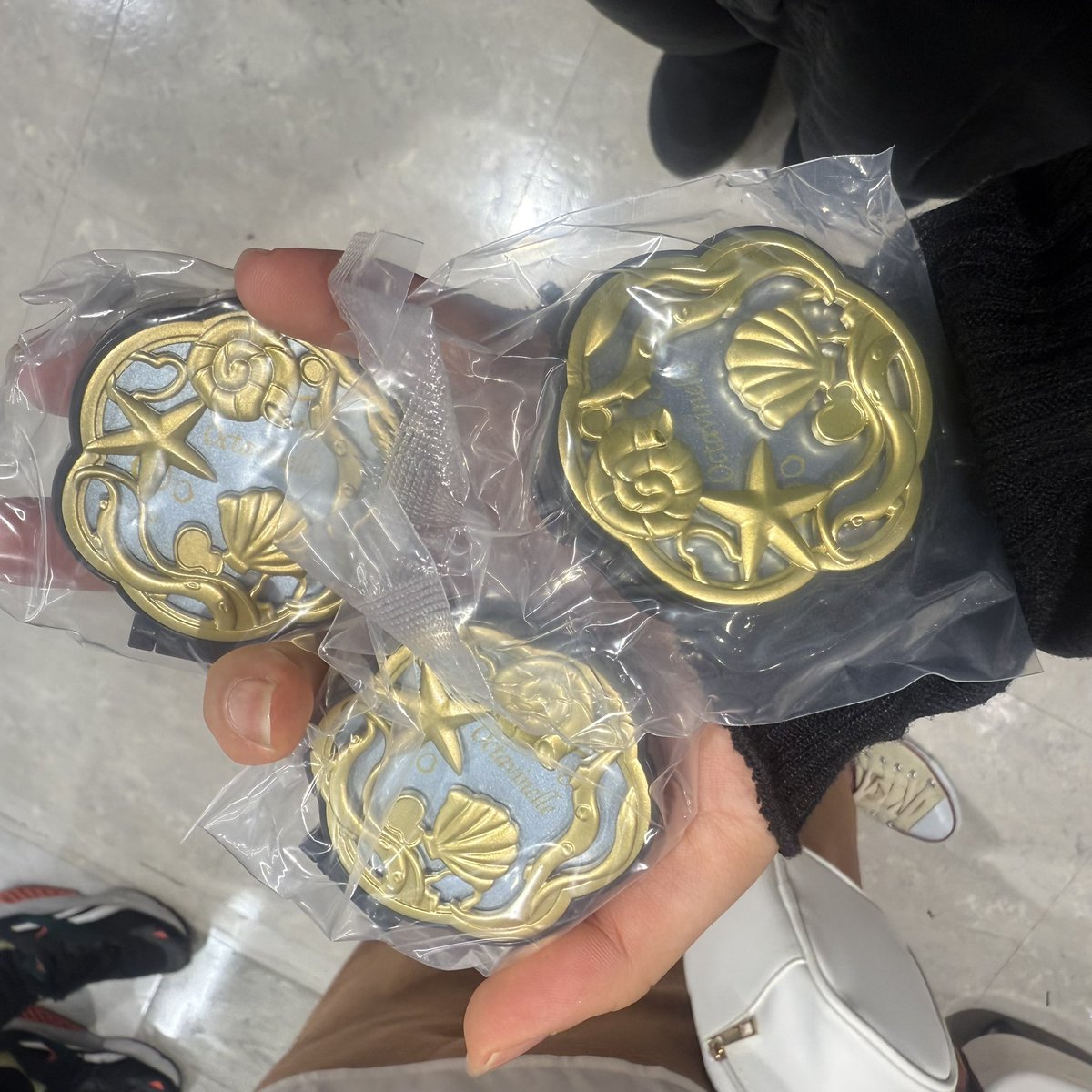 _5nir's tweet image. ツイステ コンパクトミラー 交換

求┊ディアソムニア,ハーツラビュル

譲┊オクタヴィネル×3

都内手渡し＞郵送
お気軽にお声掛けください🌸