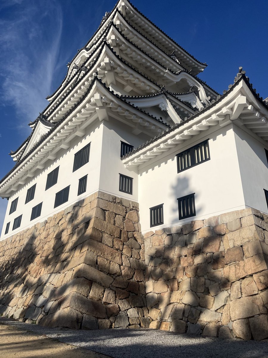 su_gi_e_'s tweet photo. 岡山城・福山城に行ってきました
岡山県0%→10%

テクテクと
他の位置情報ゲームと
紙のスタンプラリー
3件並行でいっぱいいっぱい、ここでハッピー打とうとか予定してたのを逃したり。
皆さんこの上で更にばえ写真撮ったりしてるんだよね？どうやってるの？スーパーマンなの？
#テクテクライフ https://t.co/z2lGmWtGFj