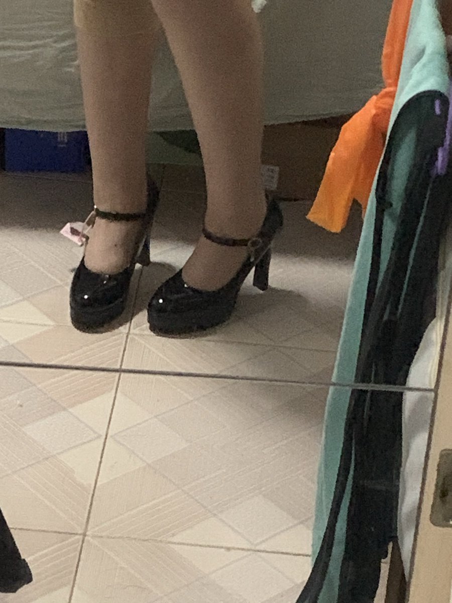 纯情总裁是饺子 tweet media