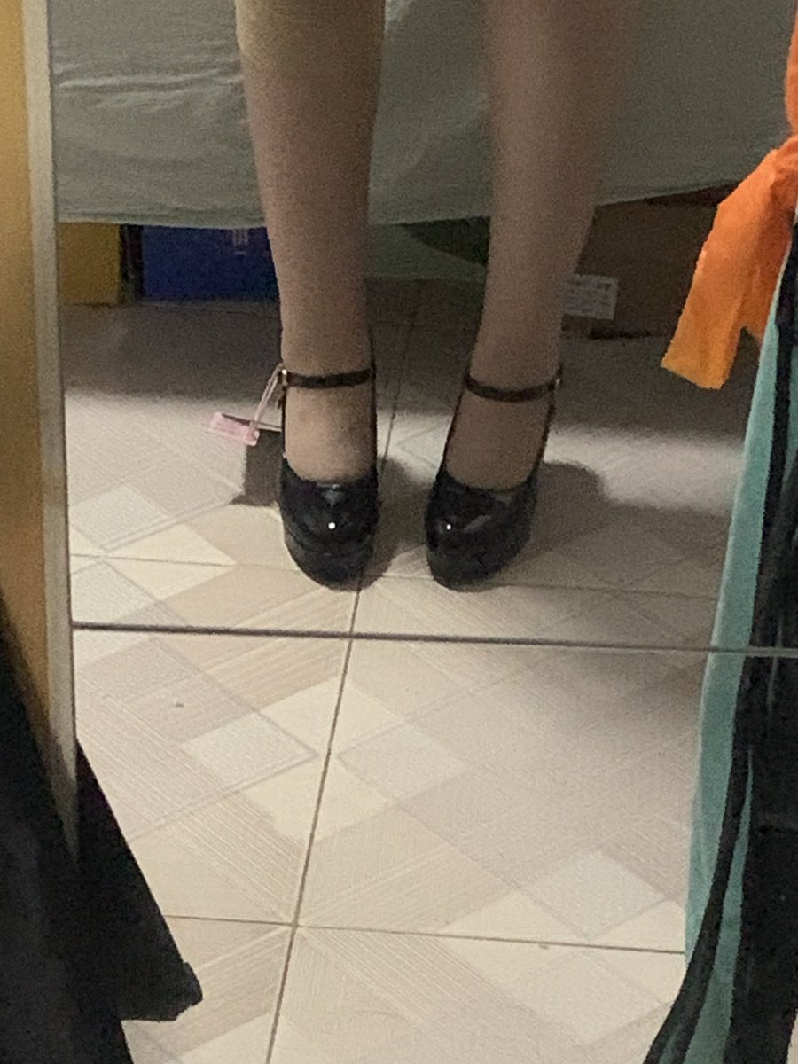 纯情总裁是饺子 tweet media