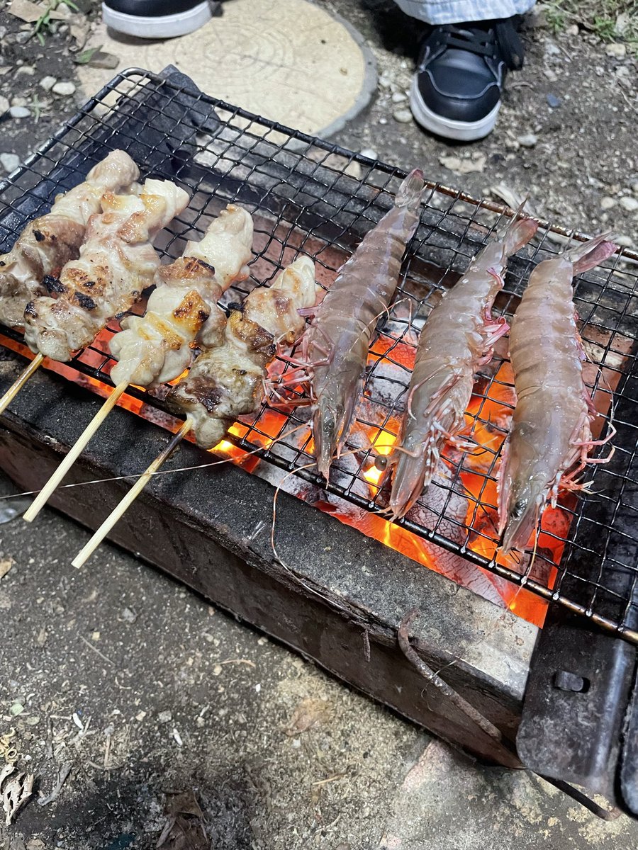 やす (@simoyama1210) on Twitter photo 久しぶりに家族で庭で、炭焼き! 久しぶりに家族で庭で、炭焼き!