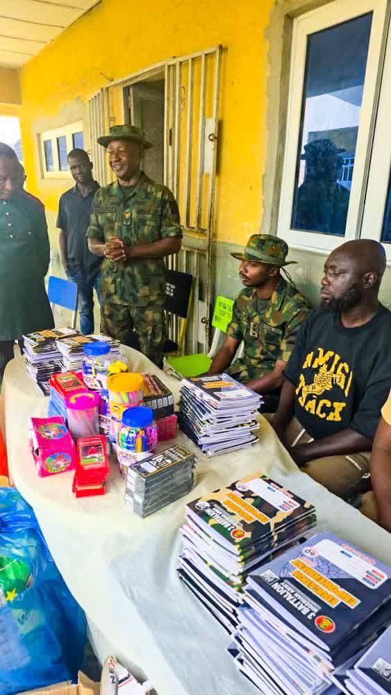 GbaramatuVoice | Voice of the Niger Delta on X: "PHOTOS: Nigerian Army Officer Champions Education Support in Gbaramatu Kingdom A Nigerian Army officer, Captain A.O. Awarun, serving as the Officer in Charge (