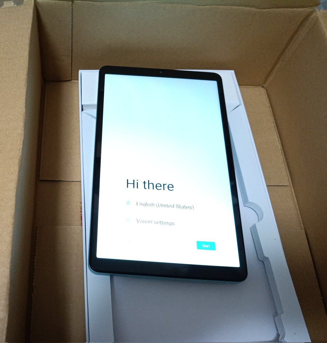 soiLKgogo's tweet image. 新スマホが安く済んだので、Amazonで格安
タブレット￥1.2万を購入。
動画専用なんでいっかなと。

日常MacBookproを背負ってるので、いやぁ～軽いのなんの。
訪パタヤ時も #格安タブレット でいいかな。MacBookだと雑に扱えないし、
バス乗車時も預けられないしで😅 
一応 #Android15 だそうです