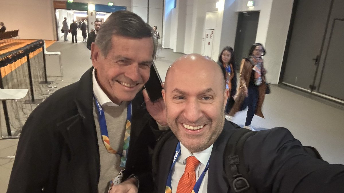DrChoueiri's tweet image. #ESMO15 vs #ESMO25 with my transatlantic first mentor and supporter Bernard Escudier @GustaveRoussy (via @ClevelandClinic)