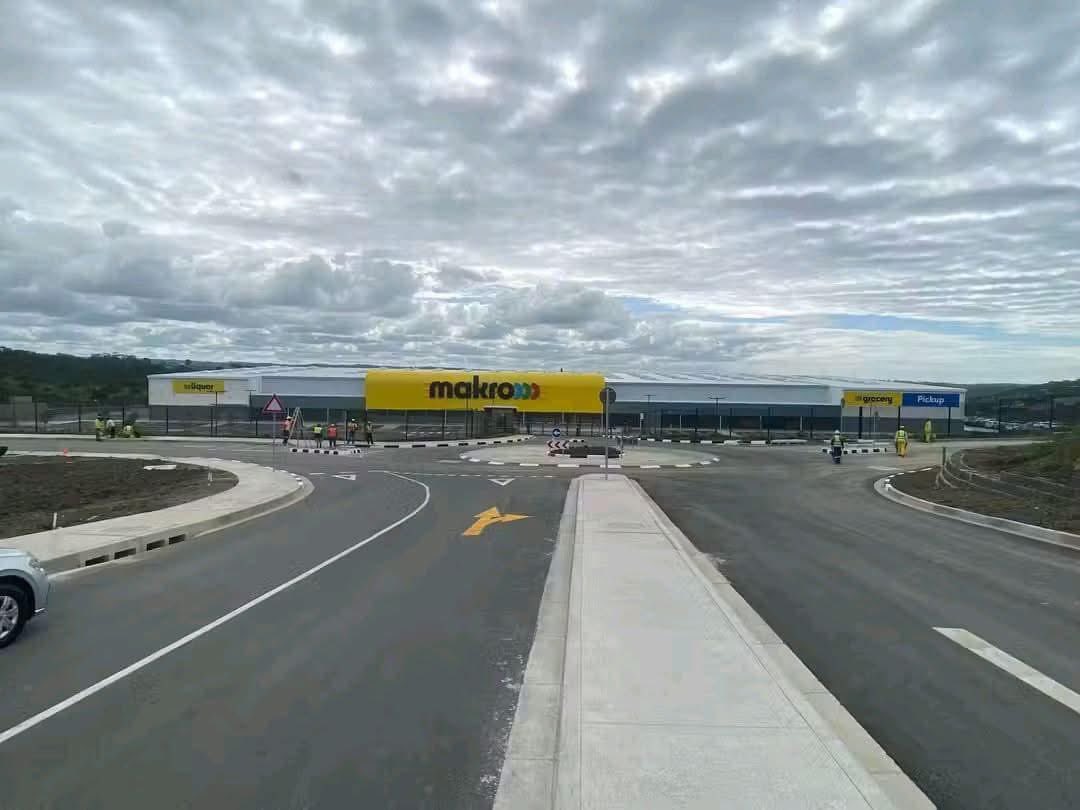 ®️ E L E tweet media