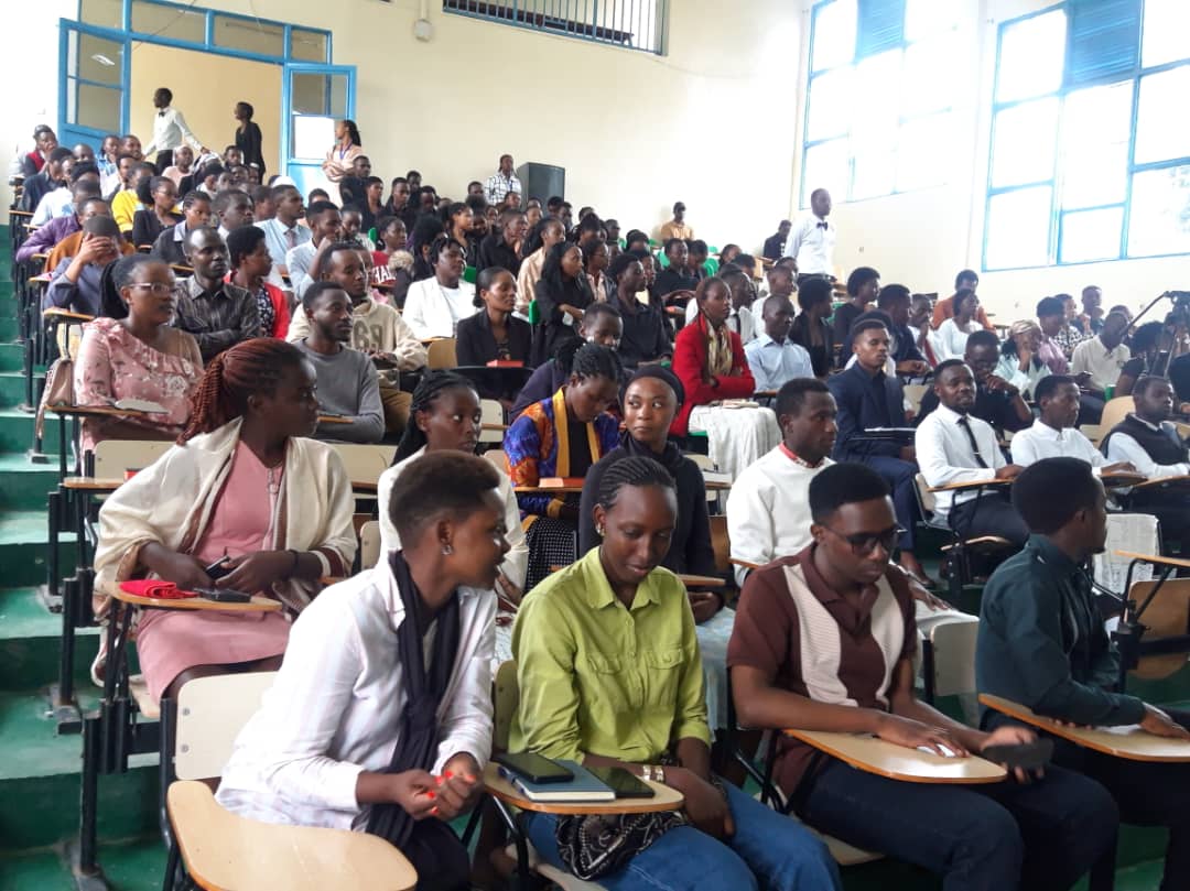 RasaCavm's tweet photo. @RasaCavm , twagize ibihe byiza hamwe na pastor @hortense
📖Verse Romans 8:29

🤲🏿❤️✊🏿 https://t.co/nK1lo1ffOW