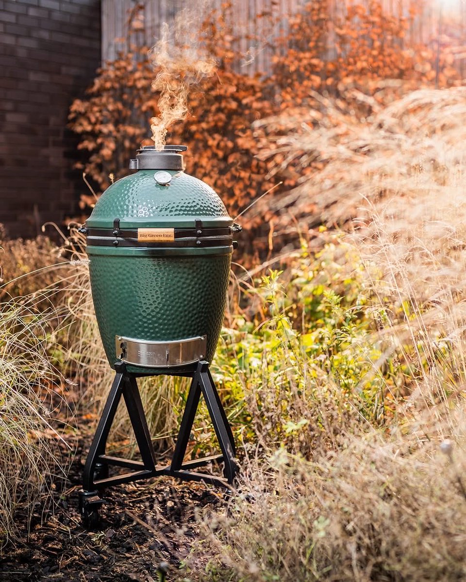 biggreenegg_sk's tweet image. 🍂 Jesenný vzduch + vôňa dymu = dokonalý čas pre Big Green Egg 💚
Pomaly dusené jedlá, divina, guláše… Jesenné chute na plné obrátky! 🔥

#BigGreenEgg #ZeleneVajicko #BBQ #JesenneChute