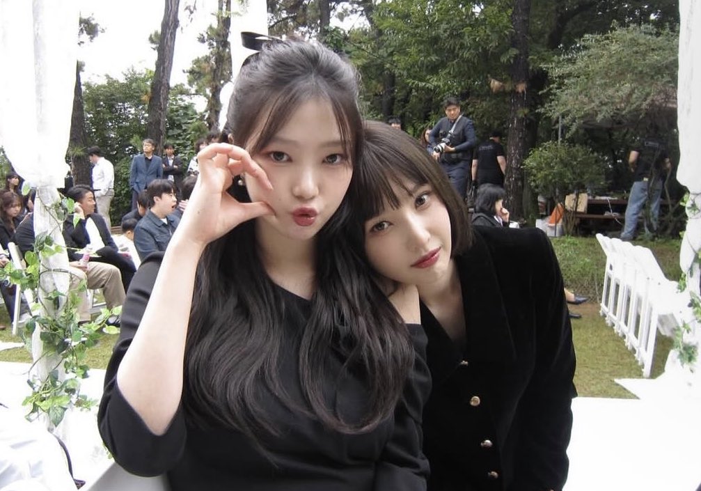 zoooie_1's tweet photo. 나혼산 나왓던 조이 둘째동생 결혼하셨는데 조이네 자매들 너무 보기좋아… ☺️💚💚 동숲 주민들같이 다 너무 ㄱㅇㅇ ㅋㅋㅋㅋㅋㅋㅋ https://t.co/SR0aYmv8rR