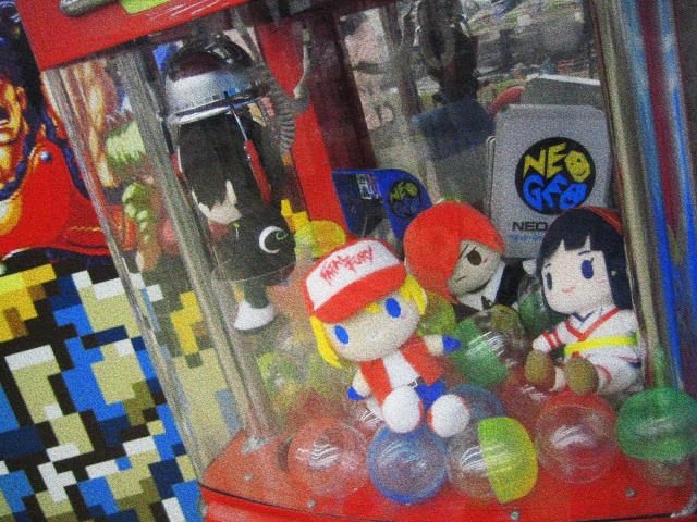 コラボカフェ近くて皮のイベントがやっててよかった
なんかチルい雰囲気が流れていた
20年前ぐらいのコンデジでパシャパシャ撮って歩いていた
snkショップも行った
もっと風景撮ればよかったけど、人が多いんだな