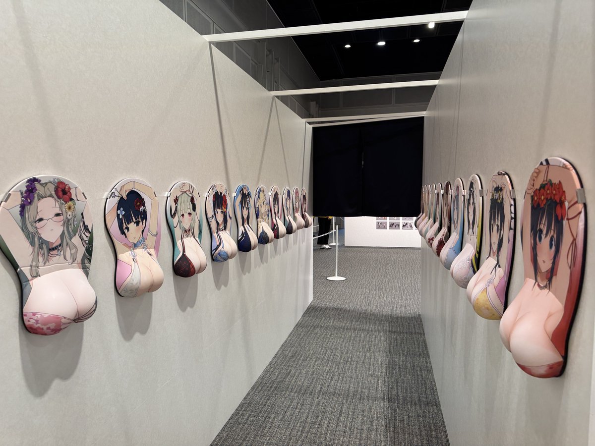 スタッフさんがこうおっしゃるなら、やらねば無作法というもの(`･ω･´)
#シノマス展