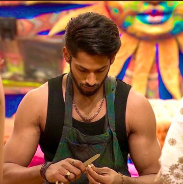 news_all4's tweet photo. 🔥 Bigg Boss 19 Update: Fans flood X with the trend “WE WATCH BB FOR BASEER”, demanding fair treatment for Baseer Ali amid ongoing favoritism debates in the house. 💪📱
#BiggBoss19 #BaseerAli #BB19 #WeWatchBBForBaseer #RealityShow #TrendingNow #WeekendKaVaar https://t.co/MxqZy5cdhb