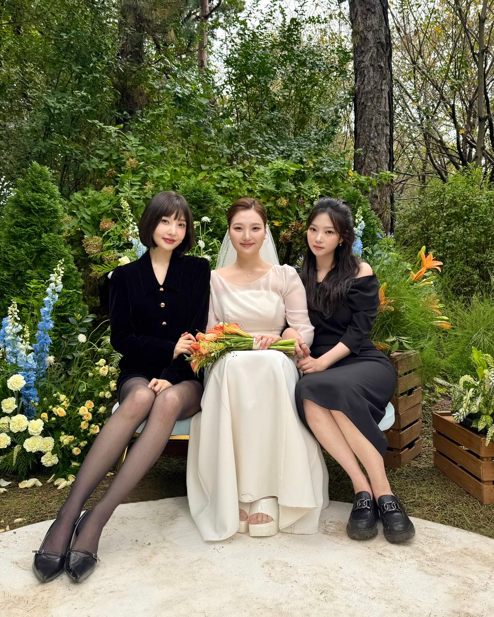 joyisthetics's tweet image. the beautiful park sisters 🥹