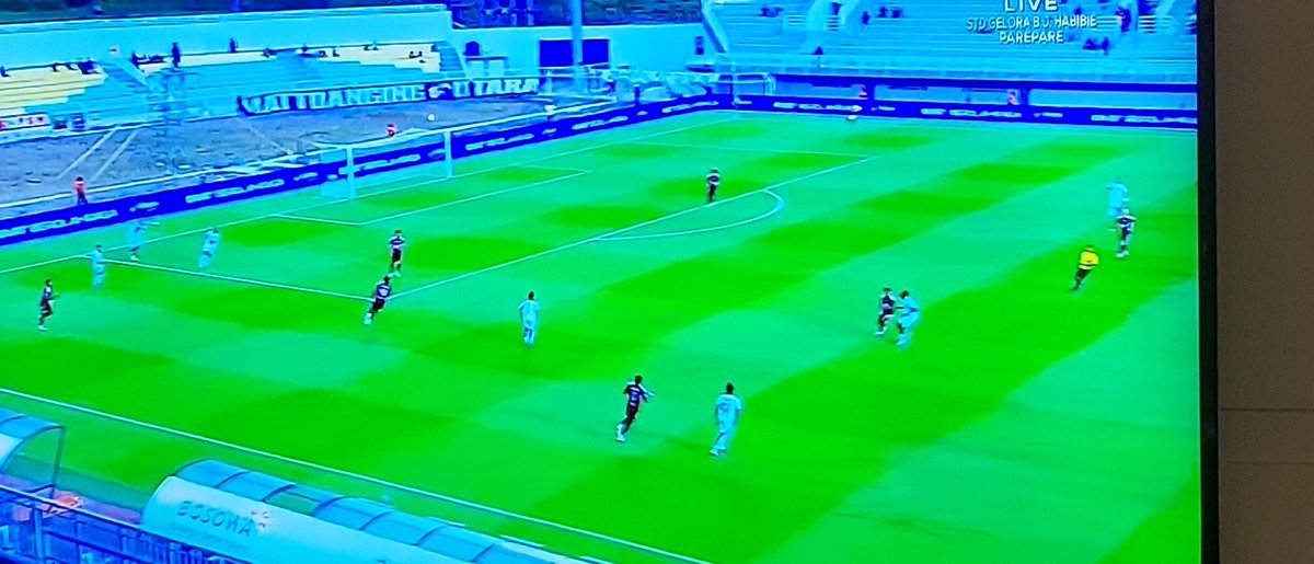 dimas_agus21's tweet photo. Duel tim kebanggaan  @AremafcOfficial melawan salah satu tim yg saya menaruh respect besar kepadanya @PSM_Makassar .. tuan rumah yg baik hati boleh ya tamunya pulang bawa oleh oleh 3 poin. https://t.co/5aYzL4CZc2