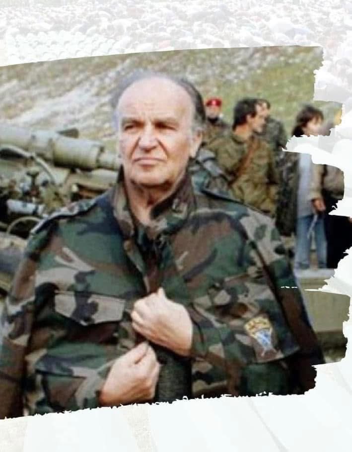 Ve Her Şey Bitecek…
Sen de Öleceksin,
Bu Dünya da Ölecek.
Bu Yüzden, 
Başını Hep Dik Tut.
                      Aliya İzzetbegoviç
Ruhu Şâd Olsun.