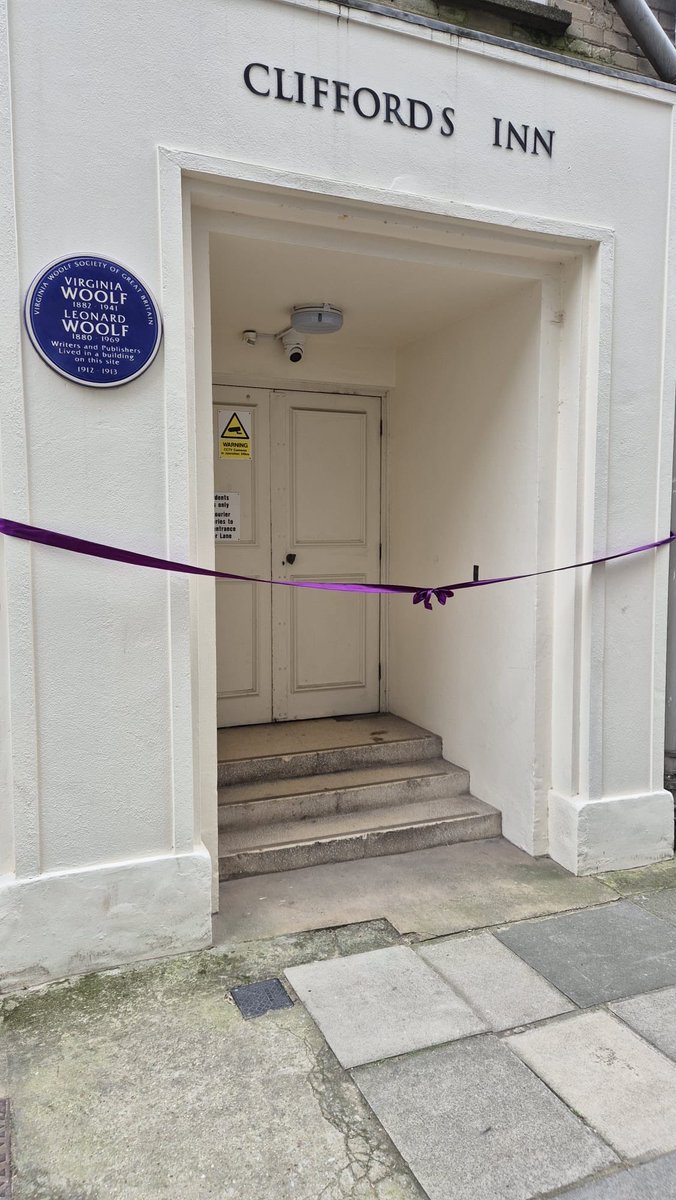 MaggieHumm1's tweet photo. A wonderful day. Dame Eileen Atkins President of the @VirginiaWoolfGB reading from Leonard Woolf’s autobiography &amp; cutting the ribbon on our plaque to Virginia &amp; Leonard ‘In December 1912 when we got back from our honeymoon we went to live in Cliffords Inn’ https://t.co/vYSER1Mi9Z