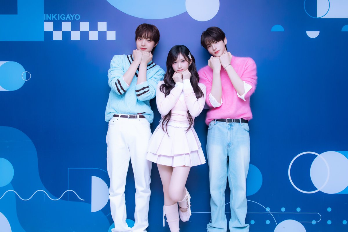 인기가요 MC 포스터