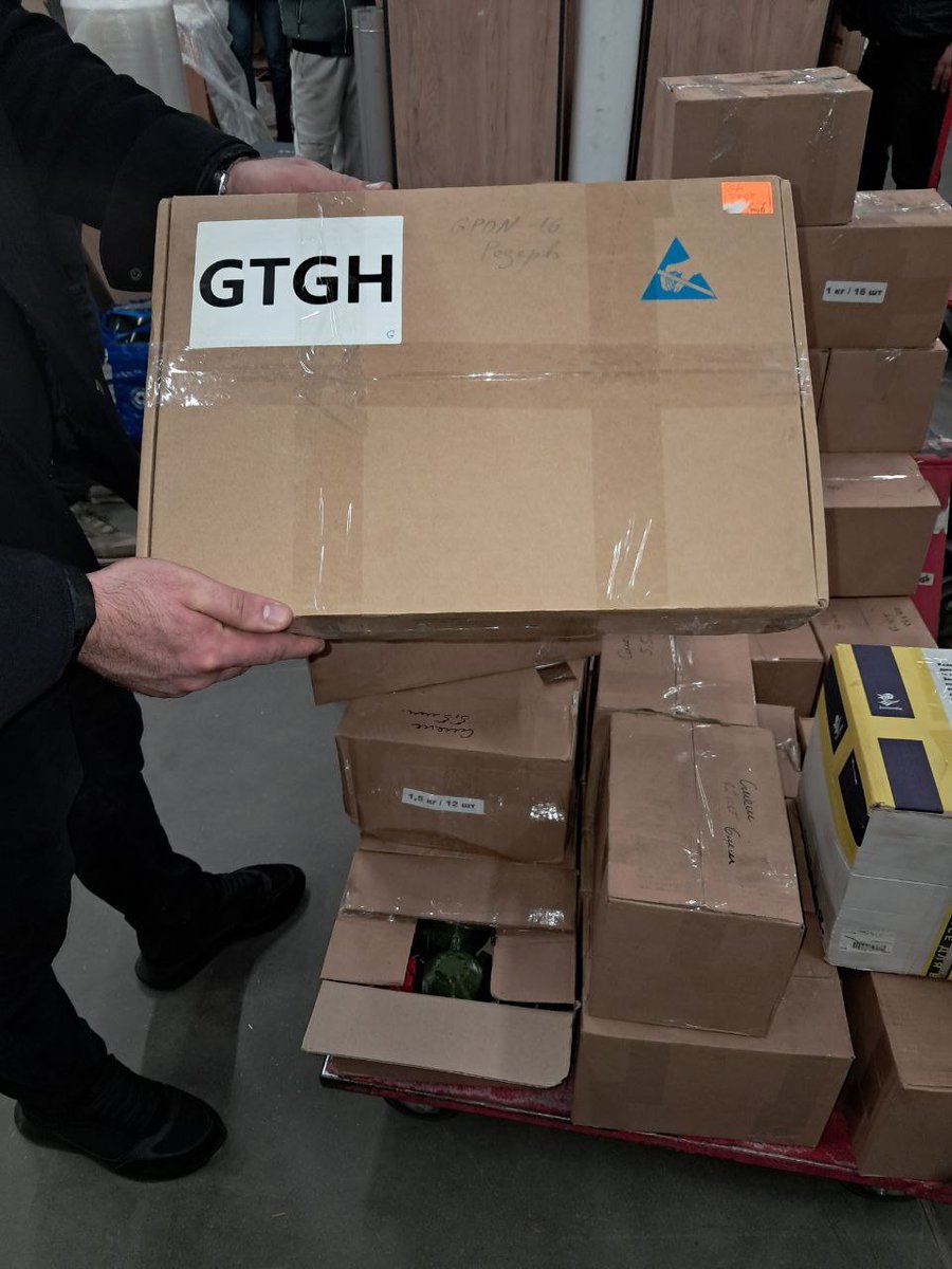 Плитоноска щамовлена і прямує до Сум. Ноутбук переданий ГО "Білі Горвати" - тож заоишається антени прикордонникам і, власне, головний винуватець події - Мавік 3Т.
Долучайтеся! send.monobank.ua/jar/3ajqYDNAJc