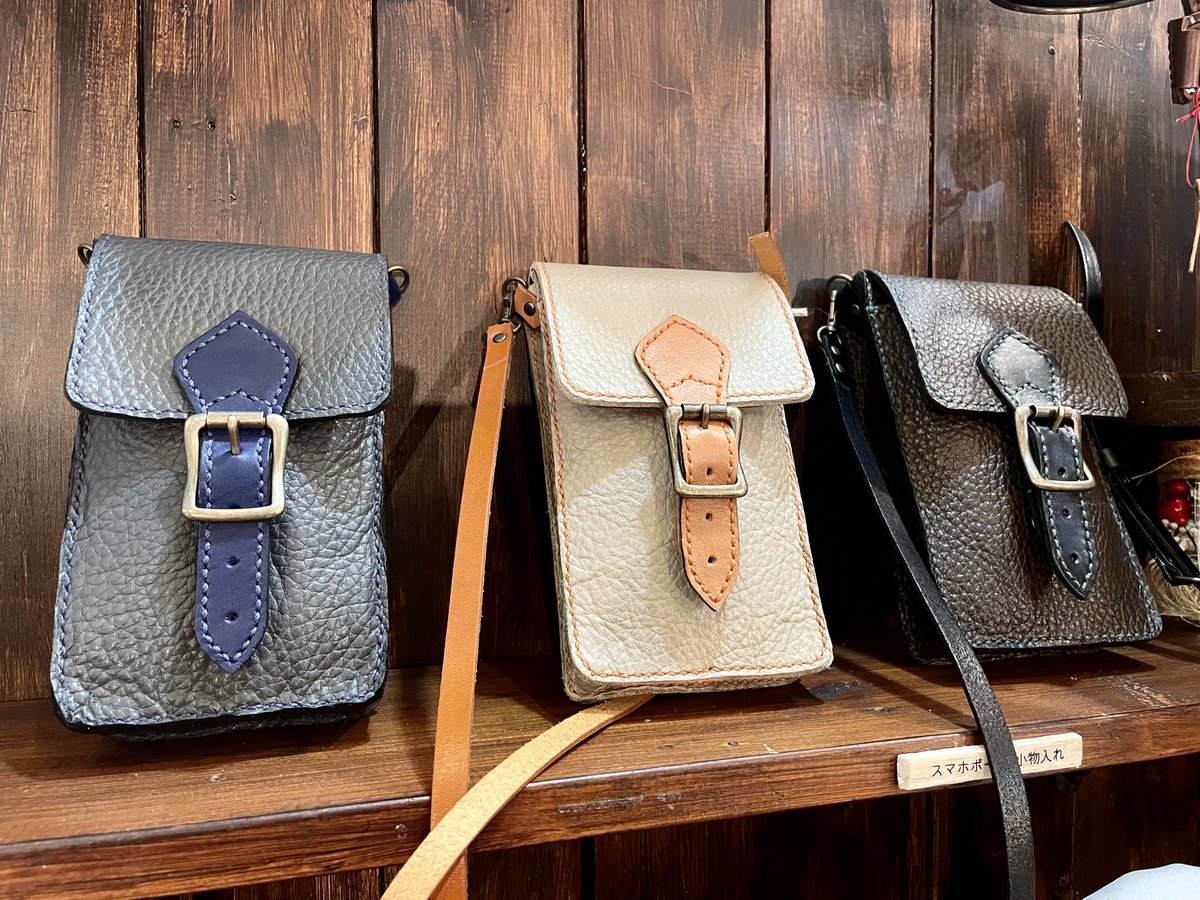 mikuさん♡ 覗き穴覗いたらみむかｩわナイストライのミクちゃんがUNOしている