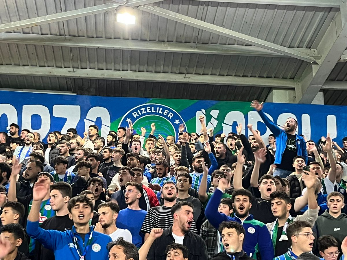 Birlik ve beraberlik içinde? 'yapayalnız' onurlu mücadelemiz... 

#forzakapali 
#rizespor