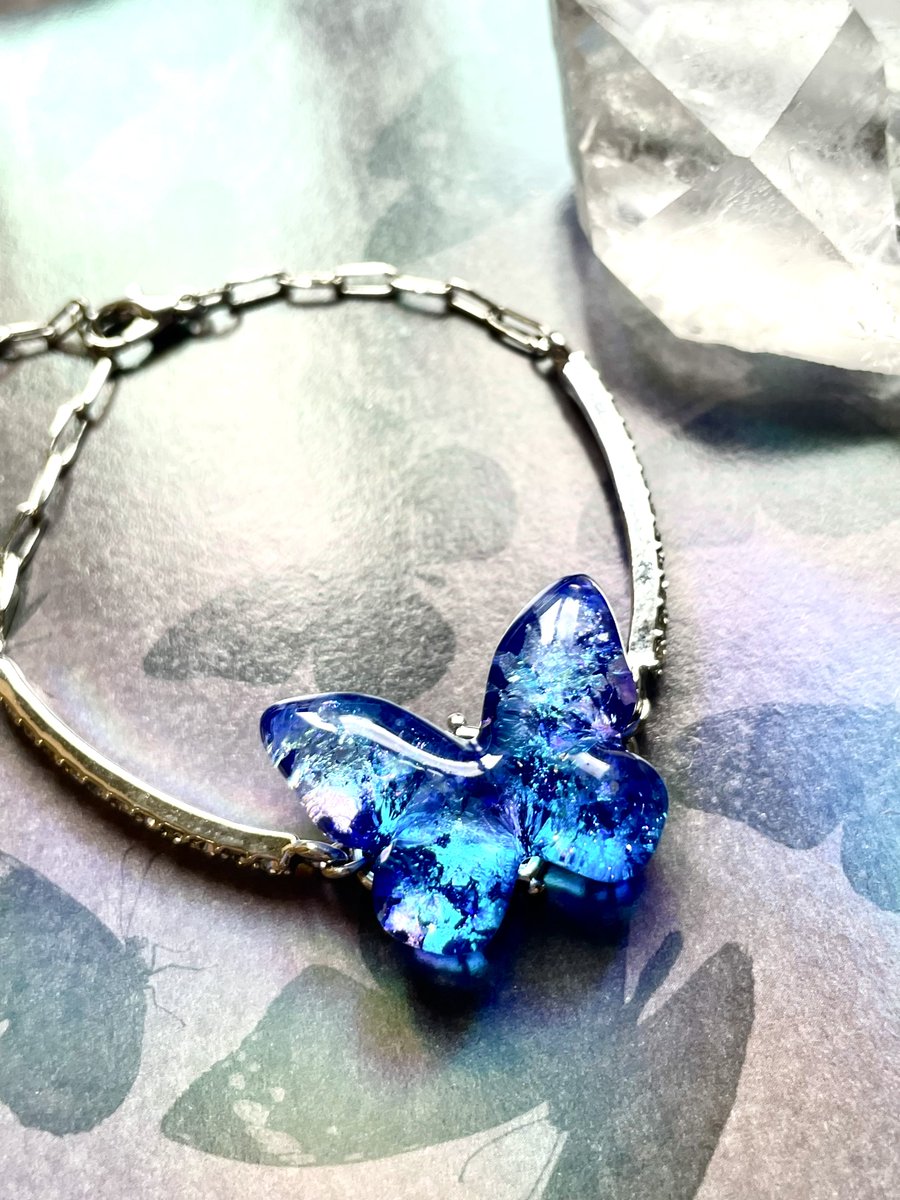 #蝶の標本に眠る物語
モルフォ蝶の翅の色が作りたくて…🦋✨