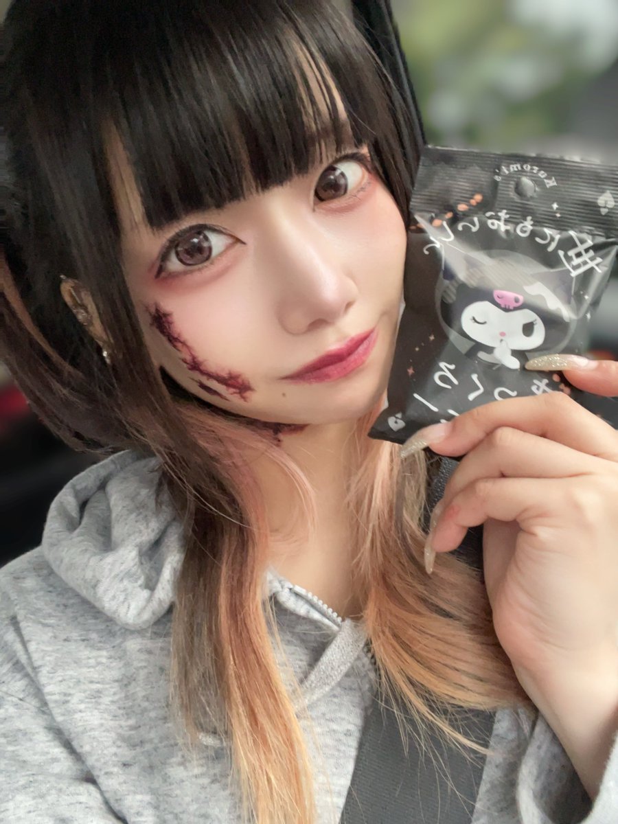 ハロウィン撮影会ありがとうございました！
りなはシスターになったよ〜⛪️✝️❤️

衣装での自撮りあるけど
またあとでのせるね〜！

りなのお写真撮ってくれたみんなたち
ありがとー！📸
可愛いシスター？カッコいいシスター？
狂気的なシスター？
いろんな表情のりなを見せれてたら嬉しいな🥀❤️
