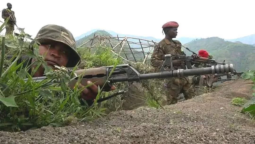 ElmaBetonFatshi's tweet photo. 🔥🔥🔥🔥🔥🔥🔥🔥🔥🔥🔥🔥🔥🔥🔥🔥🔥🔥affrontements depuis la nuit jusqu’à ce matin aux portes de Goma, entre les vaillants combattants Wazalendos et les miliciens génocidaire Rwandais RDF @RwandaMoD et ses supplétifs M23 au village de #Mudja: grande psychose actuellement dans les environs de Goma.
Malgré des renforts venus du Rwanda, les Wazachoux semblent maîtriser le rythme.
Selon une source Wazalendo