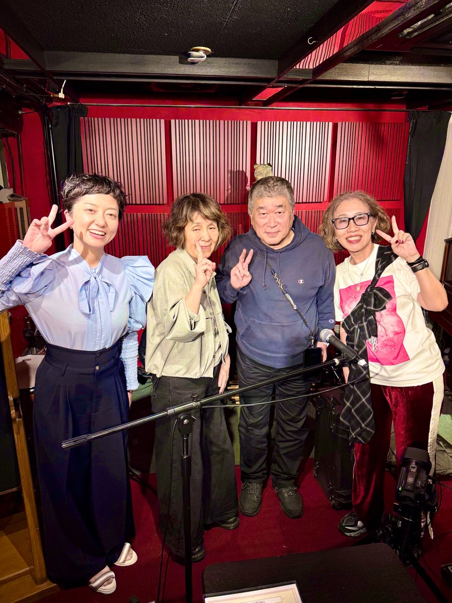 奥田ふみよの同僚(恐れ多い💦)
　#イセケン　こと #伊勢崎賢治　
ジャズライブ❗️やっと行けました❗️

まるで語るように吹く。
そして間奏のように
淡々と語る。

「この国は先進国で最後にやっと
世界子ども権利条約に批准したんだが
本当に子どもたちへの人権意識が