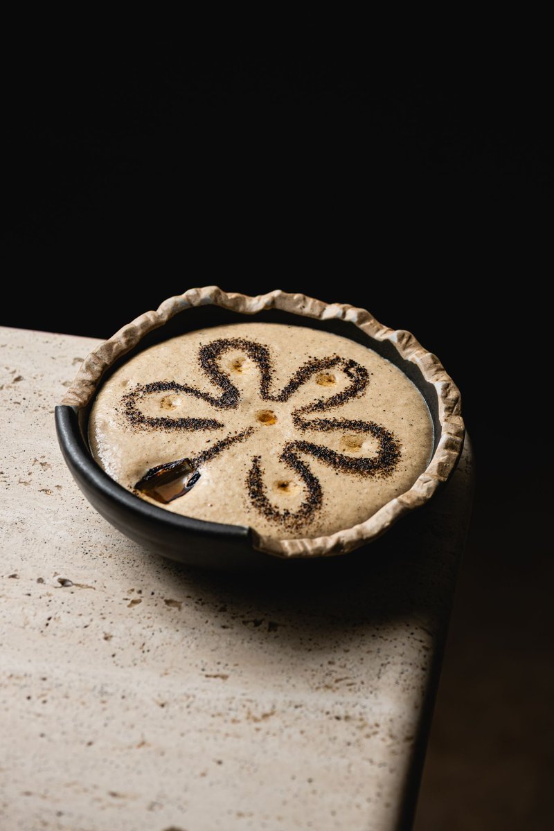 Nuestra Crema de cebolla, inspirada en @ancestral_es, concentra el sabor de la tradición en el corazón del Delta.
——
Nostra Crema de ceba , inspiració en @ancestral_es, concentra el sabor de la tradició en el cor del Delta.

Reserves: f.mtr.cool/erylrjjdzr

 #GuiaMichelin2025