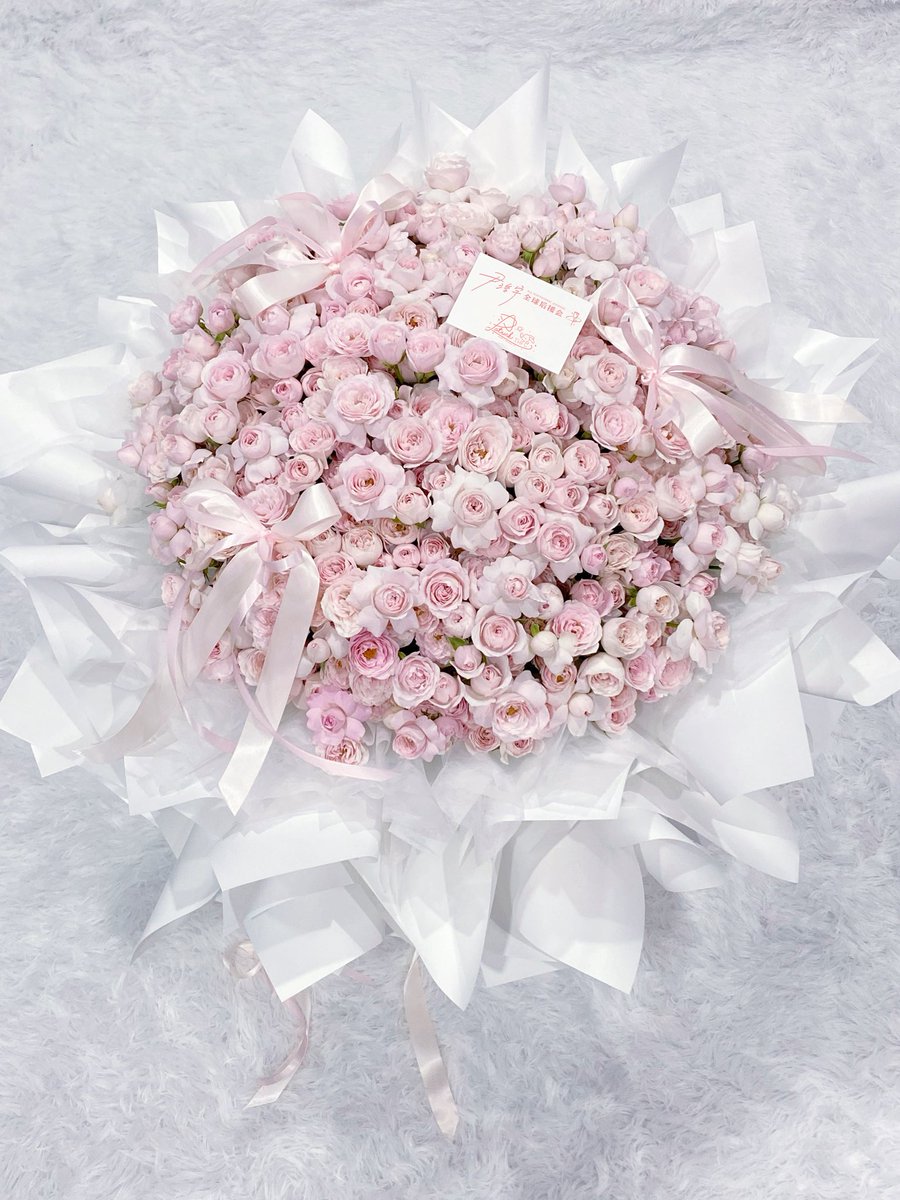 patrick_thfc's tweet image. 💗 #CatchPatrick22
#PatrickPLANET22
⊹ 🌷ช่อดอกไม้ for @patrick_pppat ⊹
“ ดอกไม้ที่เบ่งบานในช่อ ก็เหมือนหัวใจของพวกเราที่เบ่งบานทุกครั้งที่ #แพทริค ยิ้ม ”
ขอให้ทุกสิ่งที่แพทริคตั้งใจ ประสบความสำเร็จอย่างงดงามเช่นกับดอกไม้นะคับ🥰
💌 by
— @patrick_thfc
— @PatrickCNFC