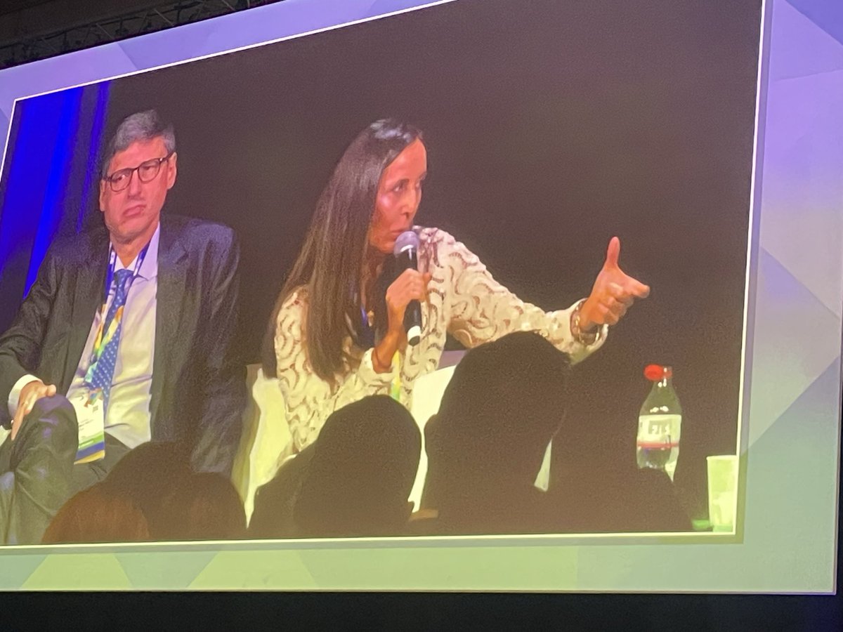 See the talent we have in <a href="/GEICOgroup/">GEICO-Spanish Gynaecological Cancer Research Group</a> Drs Gonzalez and Oaknin are now discussing in oral session of #ESMO25 <a href="/myESMO/">ESMO - Eur. Oncology</a> Don t miss Dr Barretina in the preferred session later!!