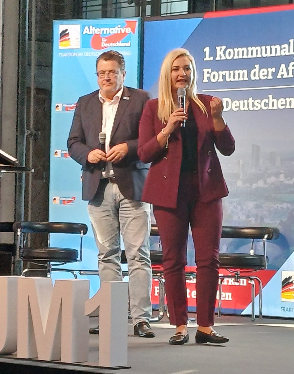 An diesem Wochenende hatte die AfD-Bundestagsfraktion die kommunalen AfD-Mandatsträger zum 1. kommunalpoltischen Forum nach Berlin eingeladen. 
Für die Lüneburger AfD-Kreistagsfraktion war Dietrich Bilgenroth vor Ort.
Die Kommunalwahl kann kommen!
#DeshalbAfD #ZeitfürDeutschland