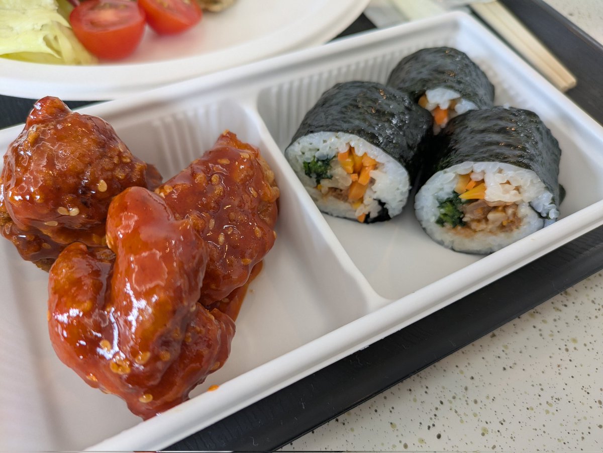 project_TP's tweet image. 調理学校の文化祭に行ってみたら美味しいものだらけだった😋