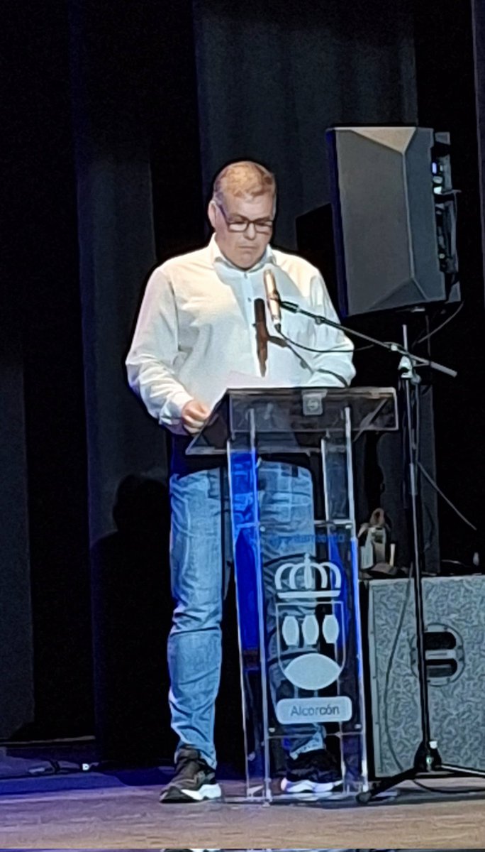 Entre los actos q <a href="/APLAAlcorcon/">APLAA</a> está llevando a cabo x su 40 Aniversario, ayer celebramos nuestro concierto conmemorativo gratuito en el Teatro Buero Vallejo con la actuación de la Coral de Alcorcón <a href="/polialcor/">Coral Alcorcón</a>. Exito de asistencia en donde disfrutamos de su música y sus coros.