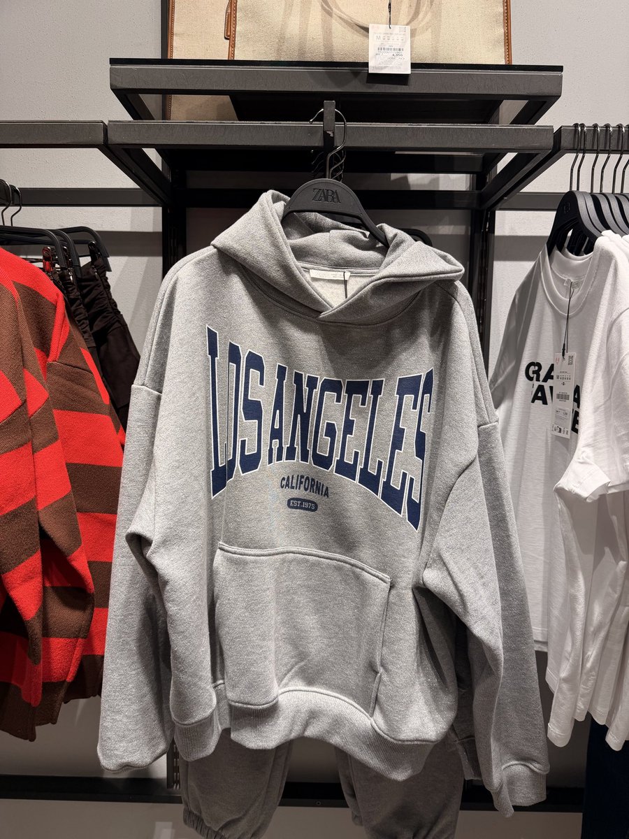 chiragbarjatyaa's tweet image. Why no brand in India sells clothing with graphic like
Delhi, NCR
Chhatrapati Sambhajinagar, Maharashtra
Patna, Bihar