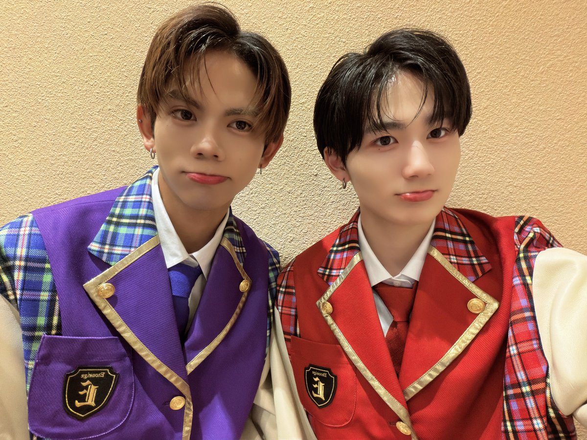 etoneige_yuto's tweet image. 本日は『タワレコツアーin 川崎ラ チッタデッラ』にきてくれてありがとうございました!!!
いつもと違う髪型もすき?
毎回赤のペンライト見る度に幸せな気持ちになるからいつも振ってくれてありがとう🪄❤️
みんなの事もぜっったい幸せにするね☺️
次はEtostage!で会おうね👋
#エトネタワレコツアー
