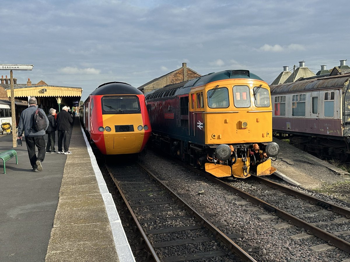 robertflute's tweet photo. @midnorfolkrly Have arrived … early as usual https://t.co/XNeu6VePo2