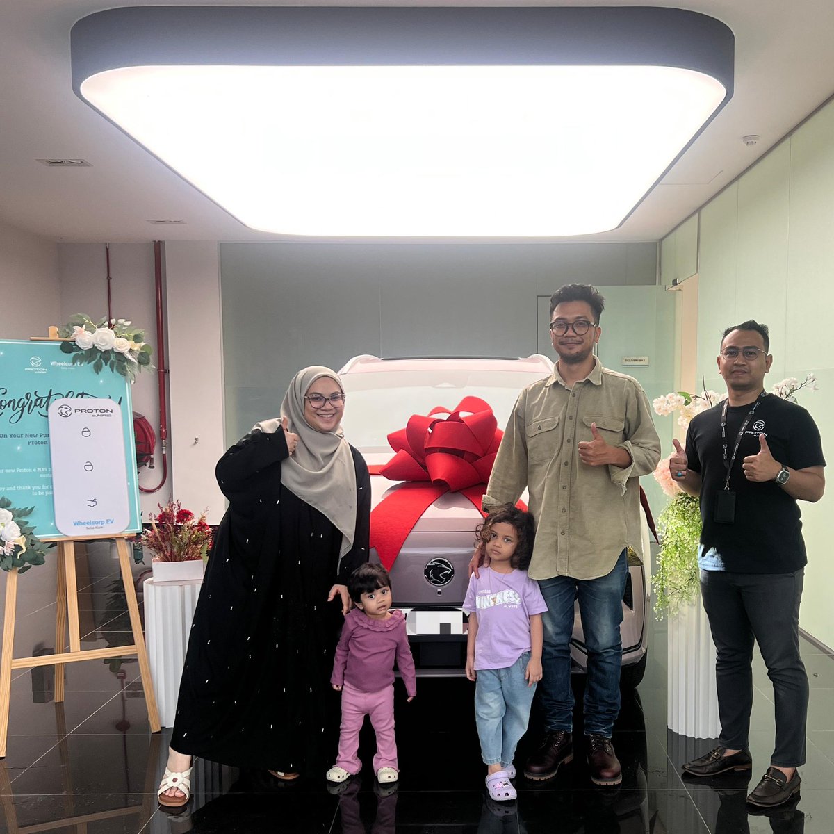 faiztasnim1's tweet image. Congratulations!🥳 
.
Nurul Hidayah Mohd Sani🤩
.
On your new purchase Proton e.MAS7 Premium Quartz Rose and welcome to e.MAS Family!🚗🚙
.
Interested with the Proton eMAS: wasap.my/601111766149/P…
.
Faiz Tasnim,
Sale specialist,
Proton e.Mas Setia Alam.

#ProtoneMAS #protonemas7