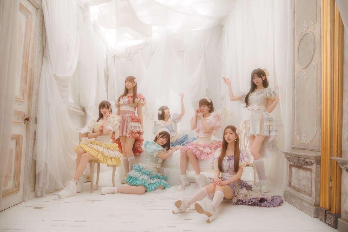 AKI__0122's tweet photo. 【拡散希望】
推し事終わって帰ろうと駅に向かっていたら『あ！』って声のする方を見たらライブ終わった推しメンが！！(笑)
ワンマンに向けてメンバーそれぞれで告知をやってるとの事
めっちゃ頑張ってます！
行ける方は是非、品川へ！！
#RiNCENT #リンセント #リンセントワンマンチャレンジ1120 https://t.co/2SwQE5JlxO
