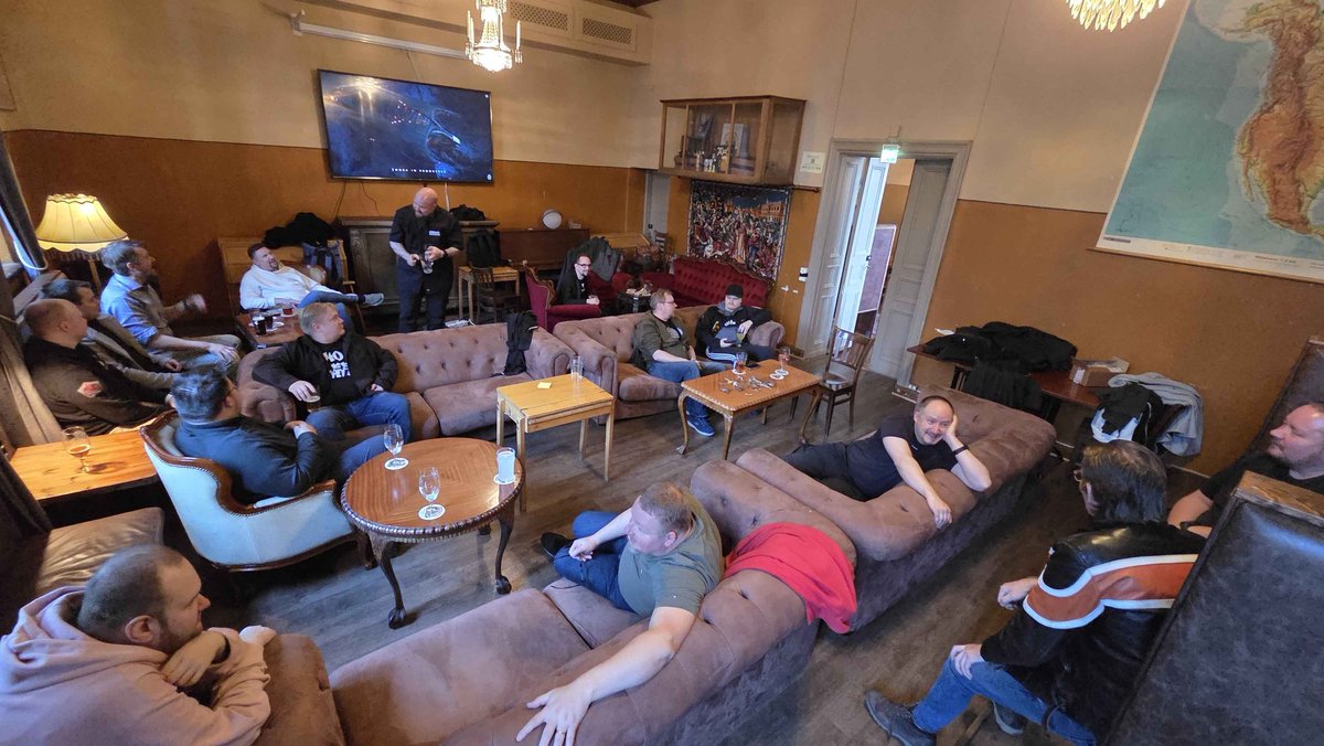 Benq_fin tweet media