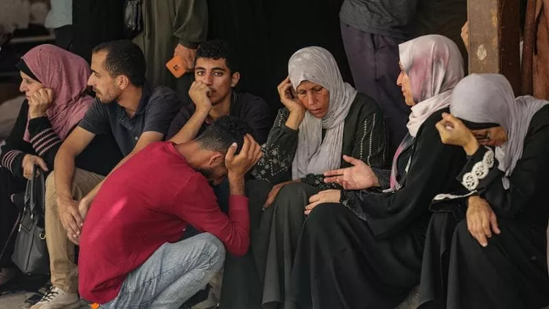 BlobRai3's tweet image. NEL FRATTEMPO...
Usa: “Attacco imminente di Hamas contro civili di Gaza”. I miliziani negano. Uccise 9 persone in un attacco Idf a Gaza, erano tutti membri della stessa famiglia. Hamas: Trump: “Se Hamas continua a uccidere dovremo farli fuori. LaRepubblica
#blobredux ore 20 Rai3
