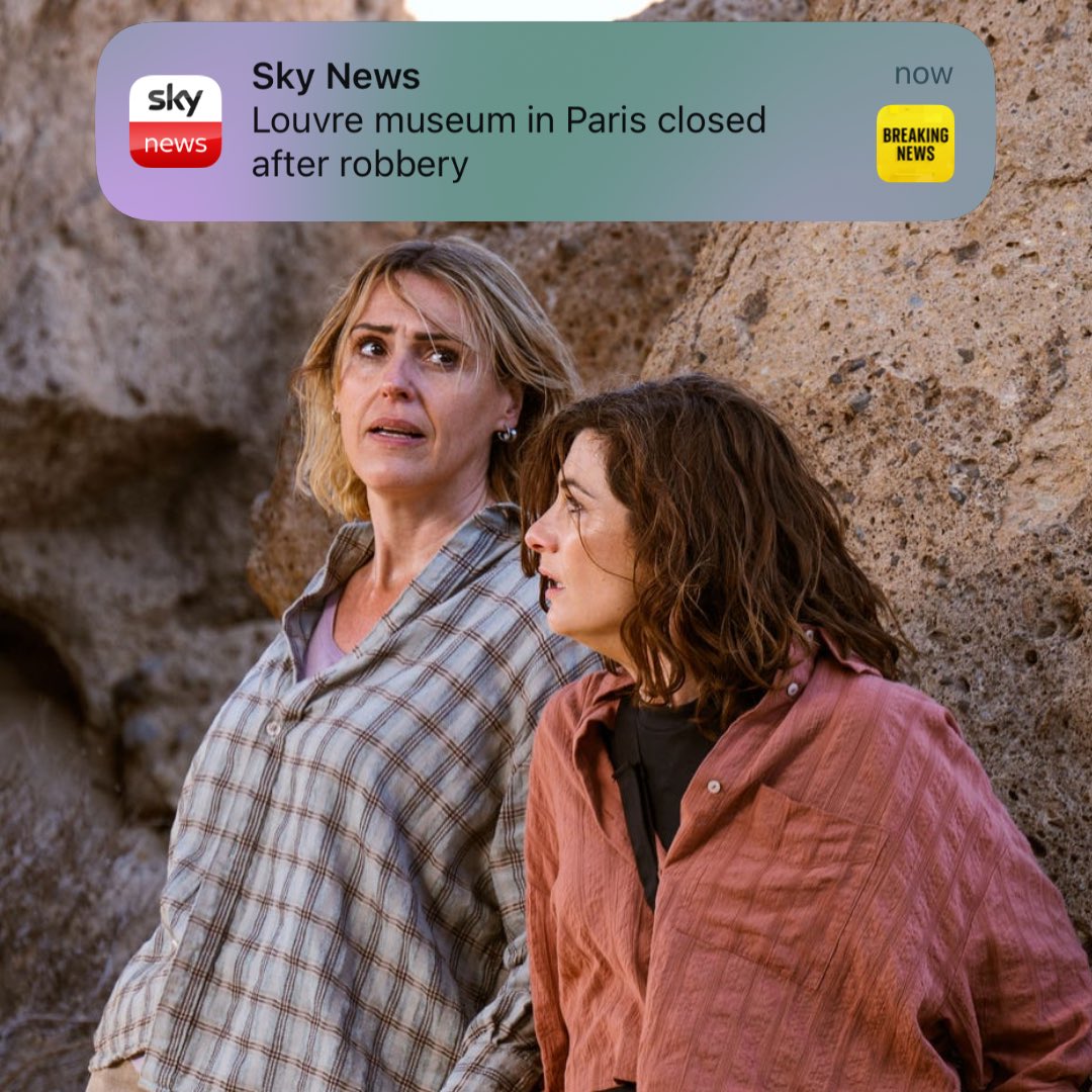 PeteMossParty's tweet image. I’m putting money on it being this pair #louvre #frauds