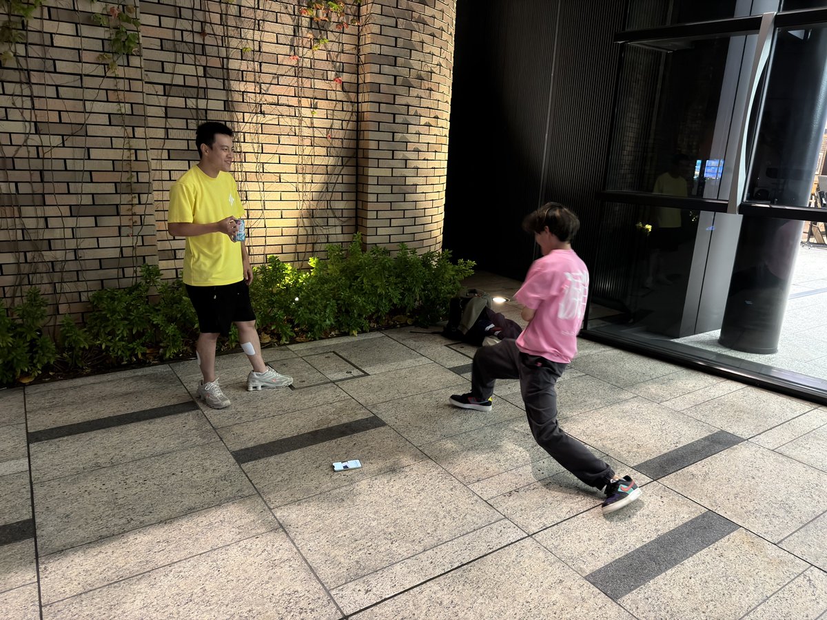 ozone_milkytom's tweet image. 開演前ヲタ芸サミットに巻き込まれたので入場間に合いません
#なみけしヲタ芸部