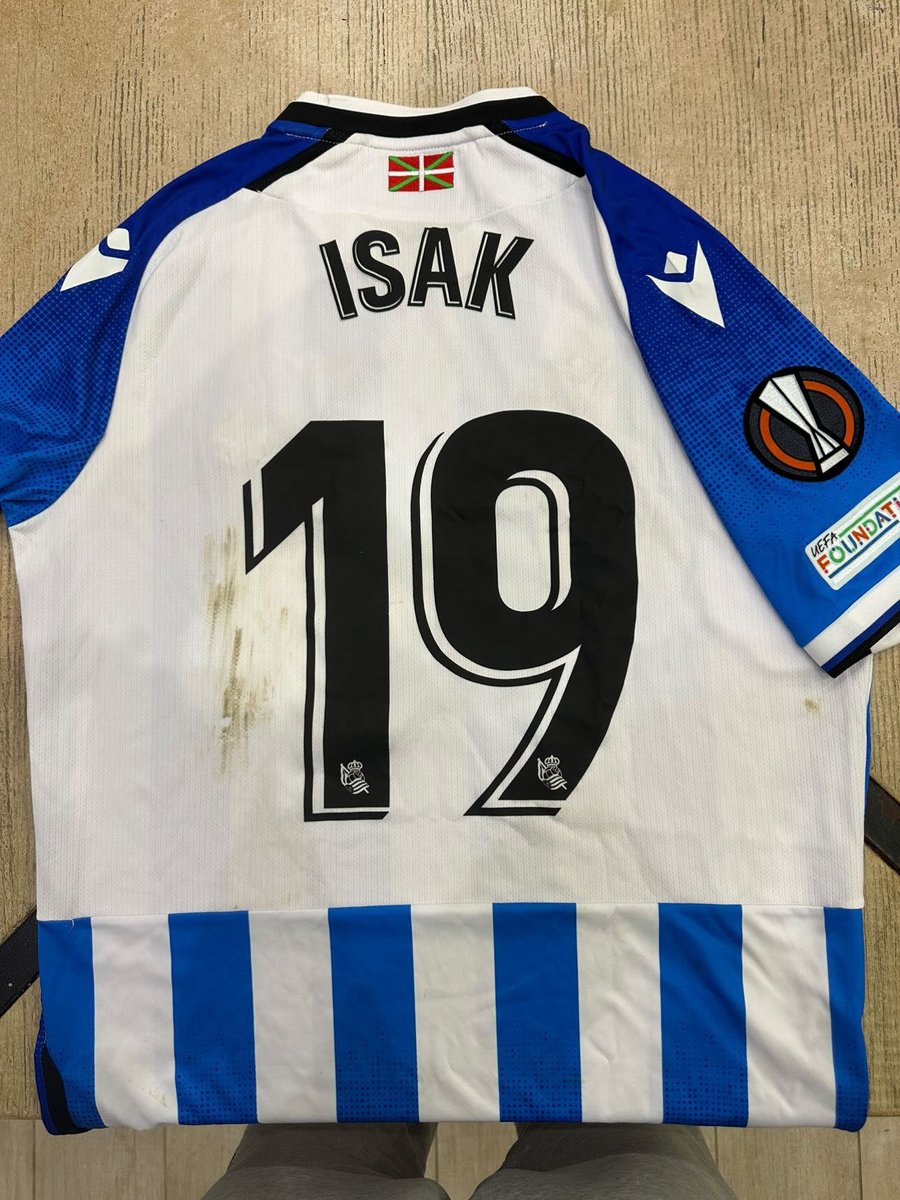 LES GARS on fait GAGNER le maillot PORTÉ D’ALEXANDER ISAK en LIVE au profit d’Allegra play with me 💚💚

VENEZ DONNER !!!