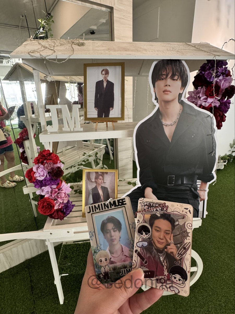 sedonna_c's tweet photo. Went to Jimin's cupsleeves event organize by cutie pretty local ARMY.. 🐥💜~ Everything so PRETTY 🥰 ~
. 
#ParkJimin
#JiminBirthdayEvent https://t.co/HohiWCo7zg