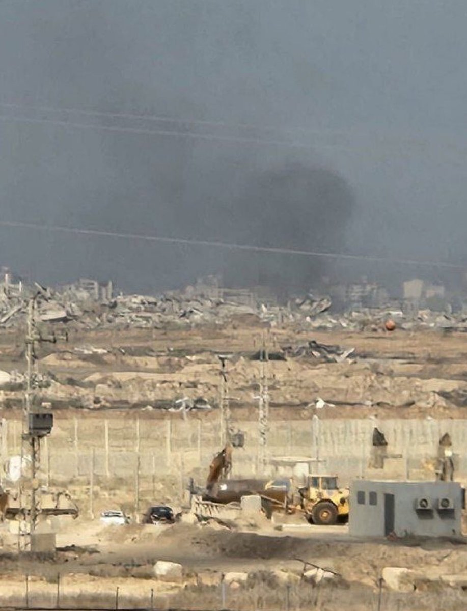 Hamas viola flagrantemente el alto el fuego hoy. Desgraciadamente no nos sorprende:

• Explosión en un vehículo de ingeniería de las FDI en Rafah, probablemente un ataque antitanque o con artefactos explosivos improvisados, se informa de múltiples bajas de las FDI.

• La Fuerza