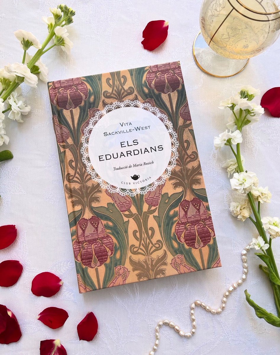 Us convidem a observar per un foradet els interiors de l’aristocràcia anglesa eduardiana… s’ha acabat l’època victoriana, som eduardians! 🥂🍾🥀💍