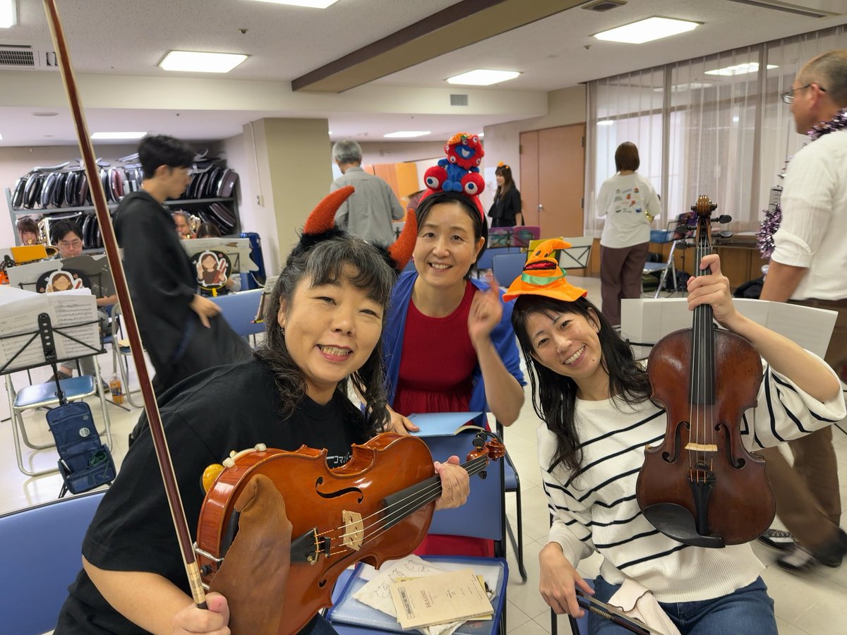 neyaoke's tweet photo. 2025.10.19
恒例のハロウィン仮装合奏でした🎃
こう見えても合奏は真面目に👍
自然に笑顔になれる、和やかなひとときになりました😊 https://t.co/HyTADsW9fE
