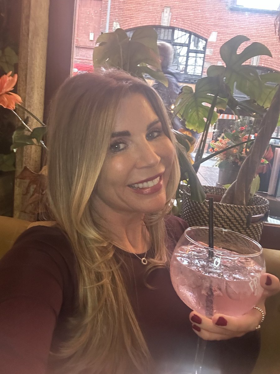 #BrunchAndCoxktailClub 🎉🍾🥂